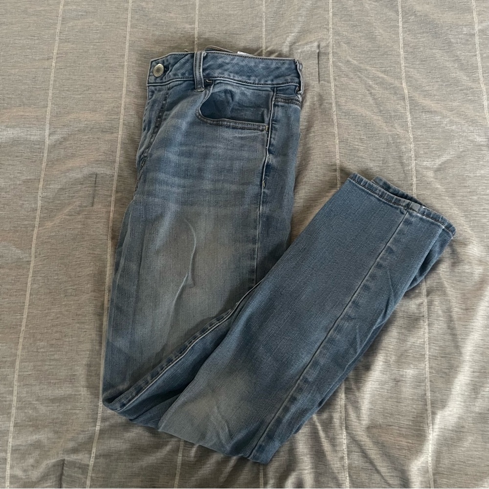 American Eagle Super Stretch Medium Wash Size 14